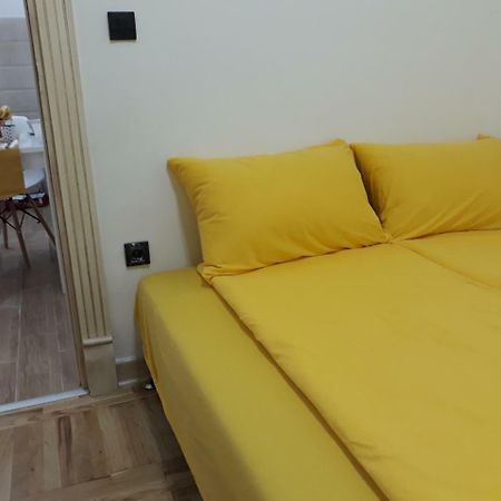 Sweet Yellow Apartment Belgrad Dış mekan fotoğraf