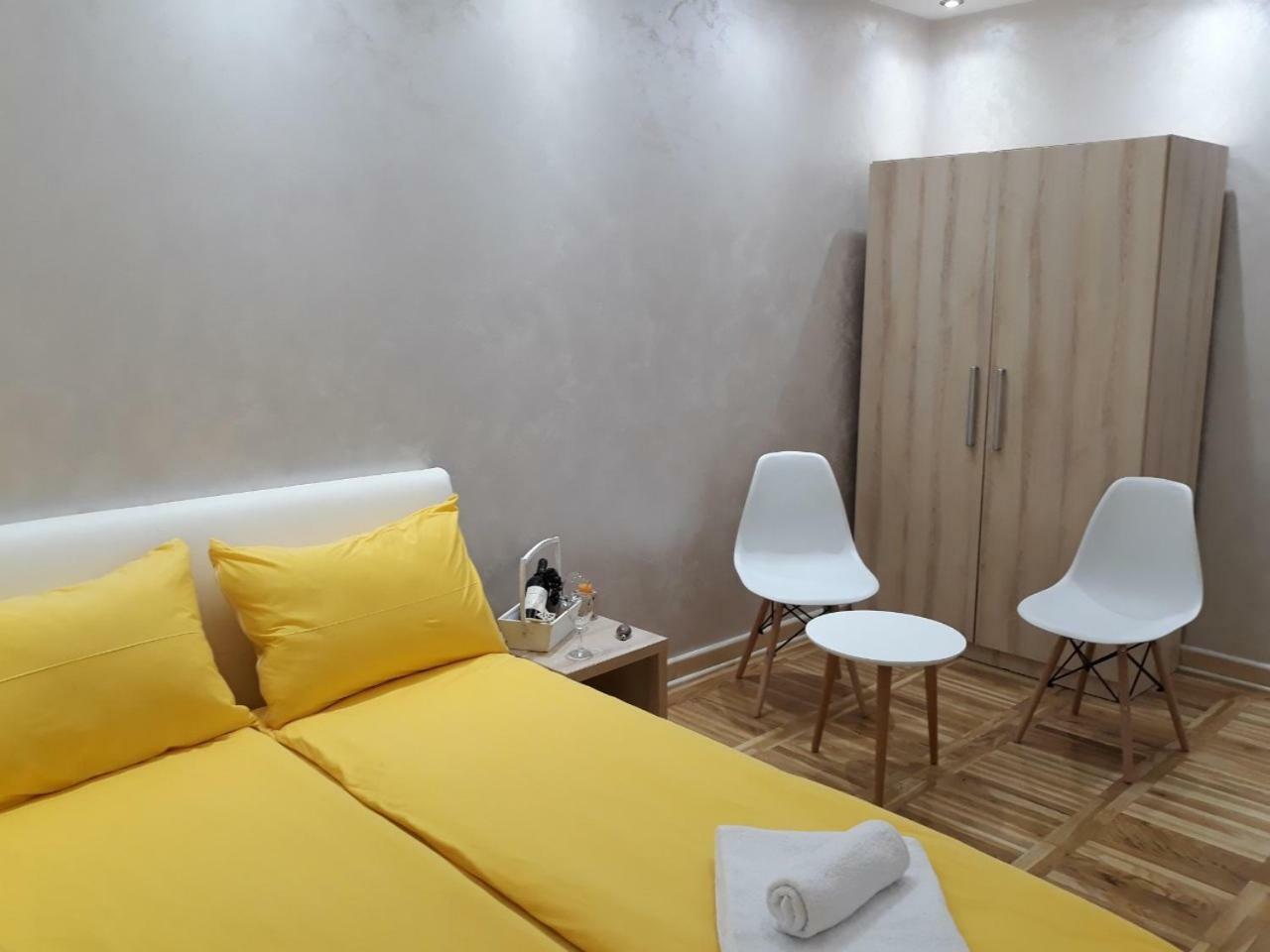 Sweet Yellow Apartment Belgrad Dış mekan fotoğraf