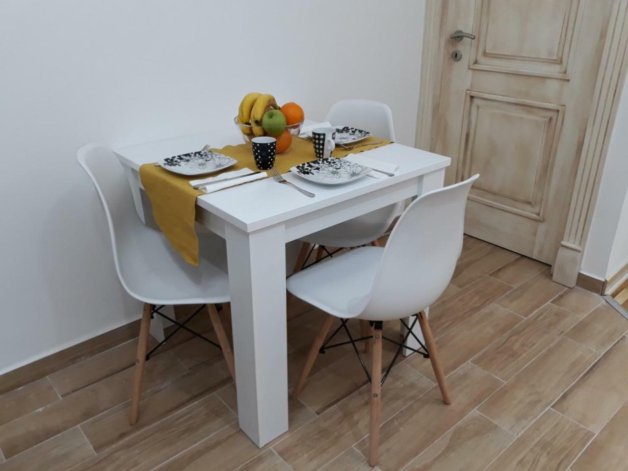 Sweet Yellow Apartment Belgrad Dış mekan fotoğraf