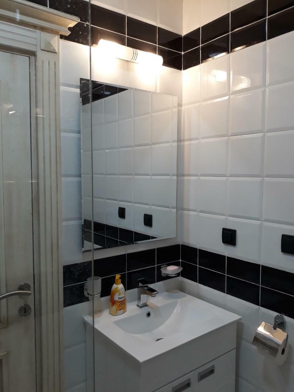 Sweet Yellow Apartment Belgrad Dış mekan fotoğraf