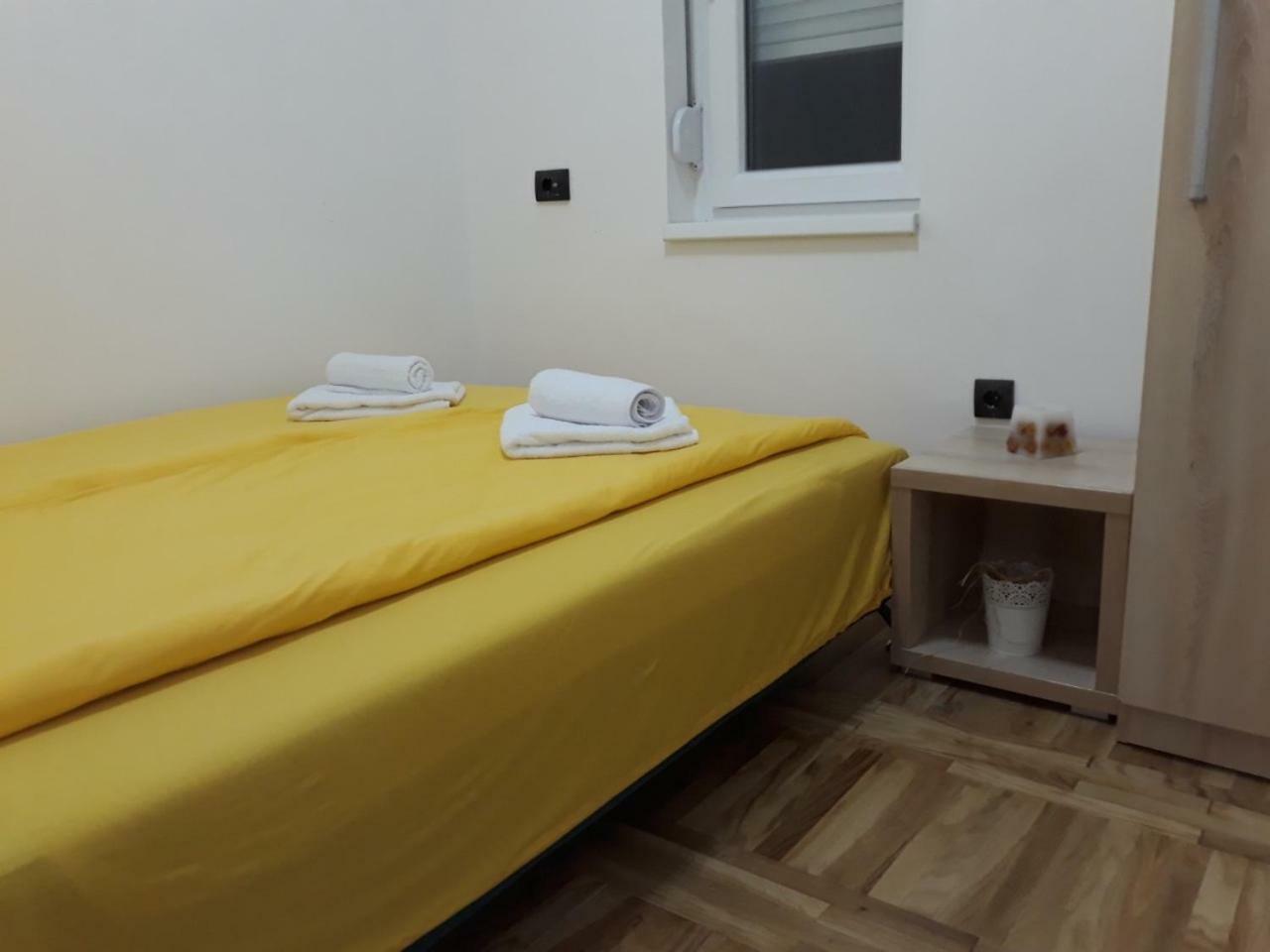 Sweet Yellow Apartment Belgrad Dış mekan fotoğraf