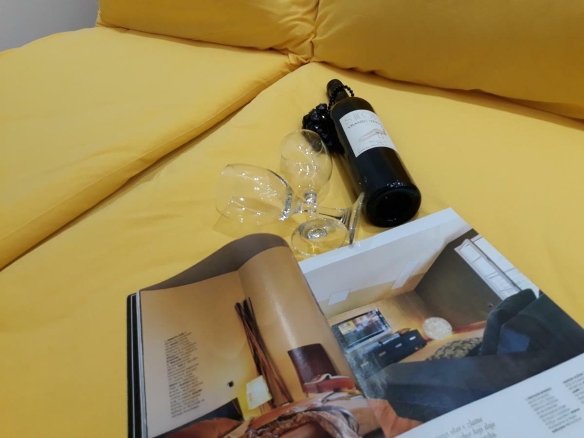 Sweet Yellow Apartment Belgrad Dış mekan fotoğraf