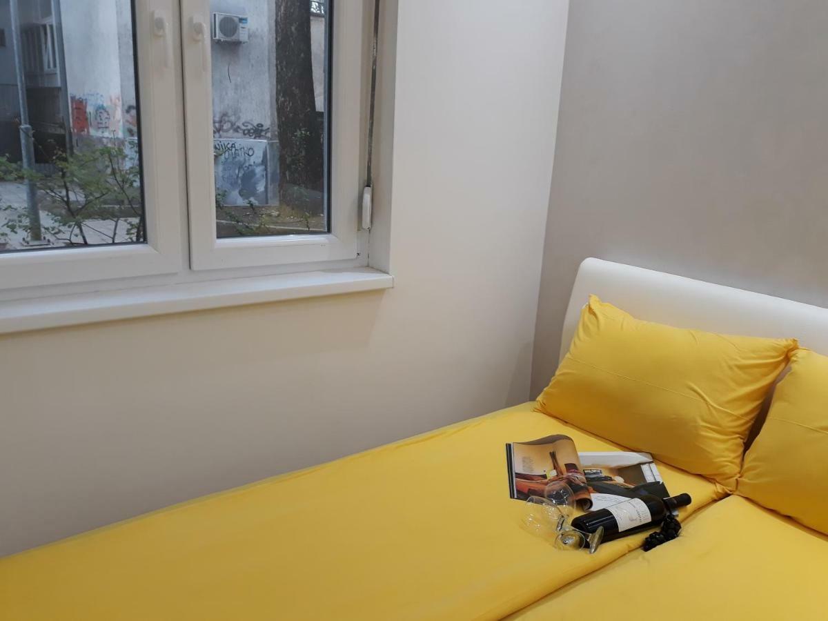 Sweet Yellow Apartment Belgrad Dış mekan fotoğraf
