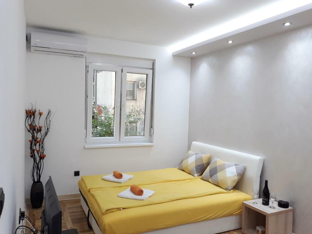 Sweet Yellow Apartment Belgrad Dış mekan fotoğraf